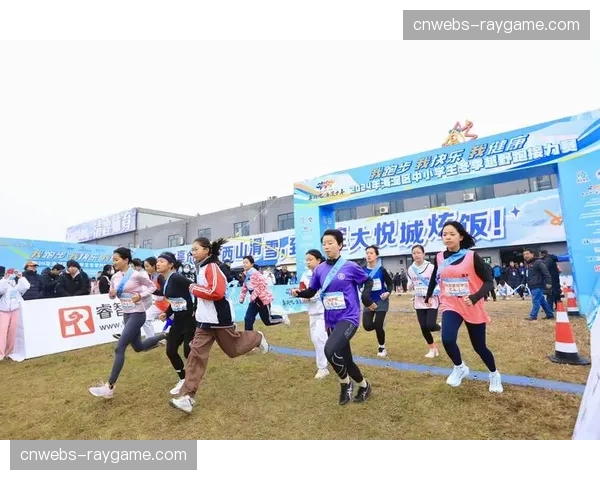 “城市越野跑”系列赛在成都启动，吸引超万名跑者参与
